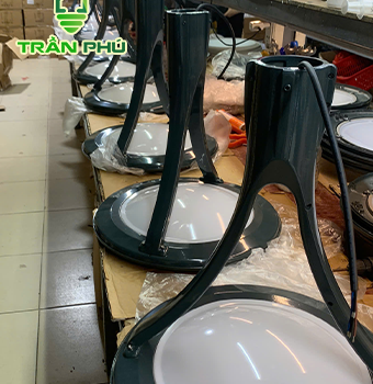 đèn trụ sân vườn Moony