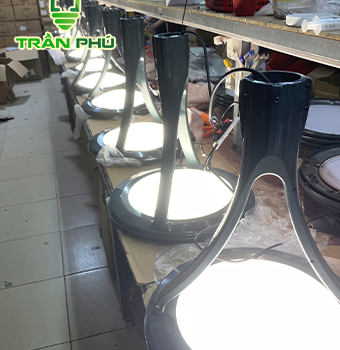 đèn trụ sân vườn Moony