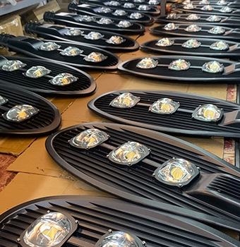 Đèn đường LED lá 150W Trần Phú